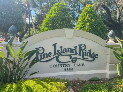 9431 Live Oak Place Davie FL 33324