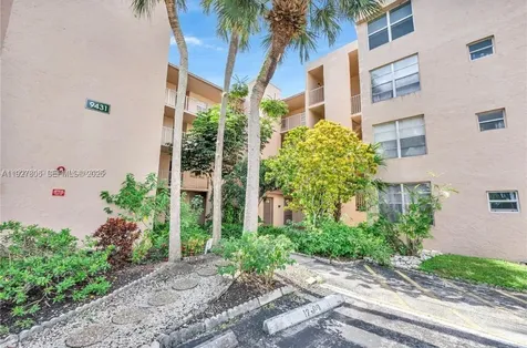 9431 Live Oak Place Davie FL 33324