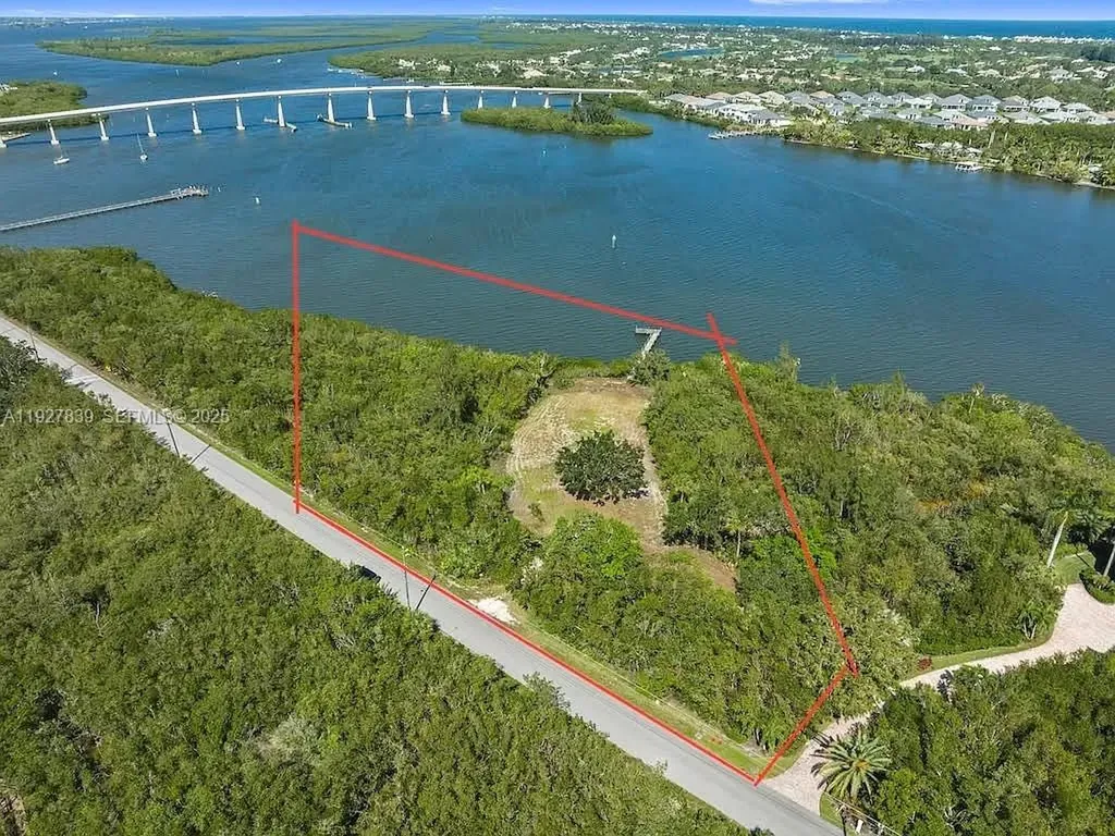 250 Live Oak Drive Vero Beach FL 32963