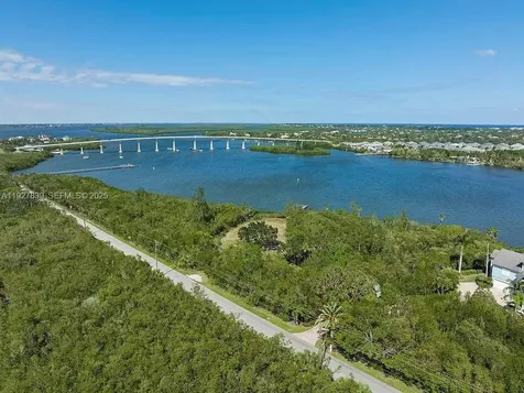 250 Live Oak Drive Vero Beach FL 32963