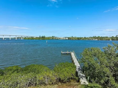 250 Live Oak Drive Vero Beach FL 32963