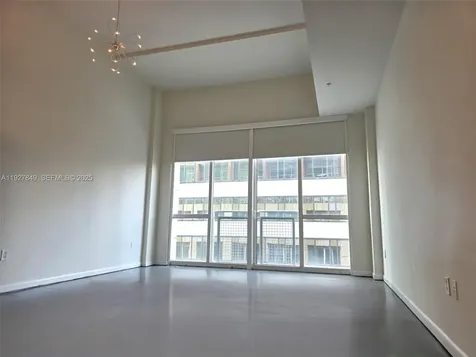 253 NE 2nd Street Miami FL 33132