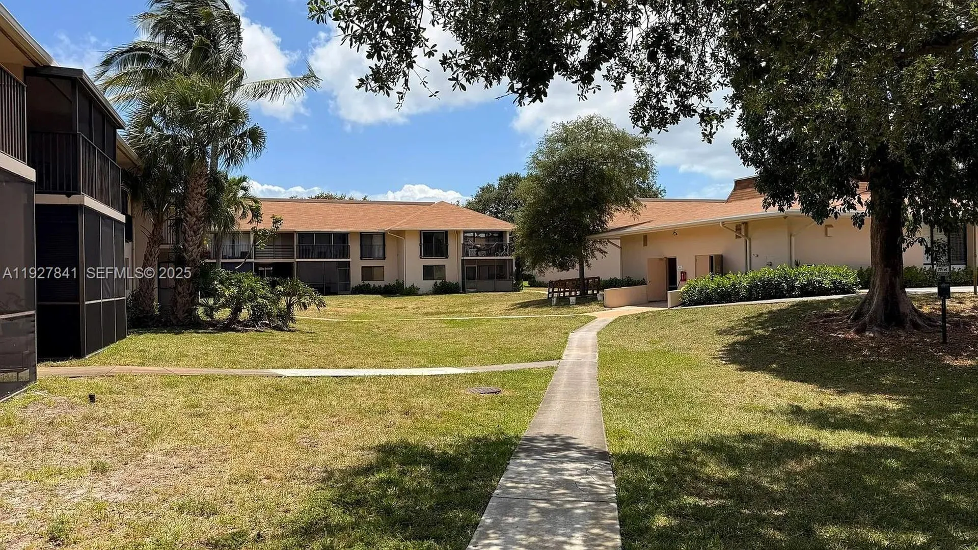 5845 Washington Street Hollywood FL 33023