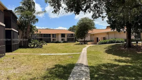 5845 Washington Street Hollywood FL 33023
