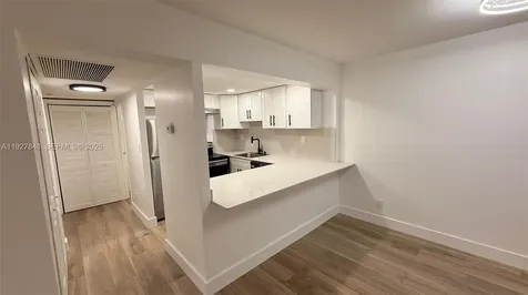 5845 Washington Street Hollywood FL 33023