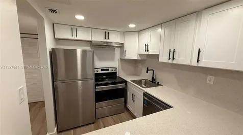 5845 Washington Street Hollywood FL 33023