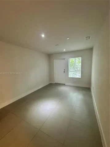 2555 NE 193rd Street Miami FL 33180
