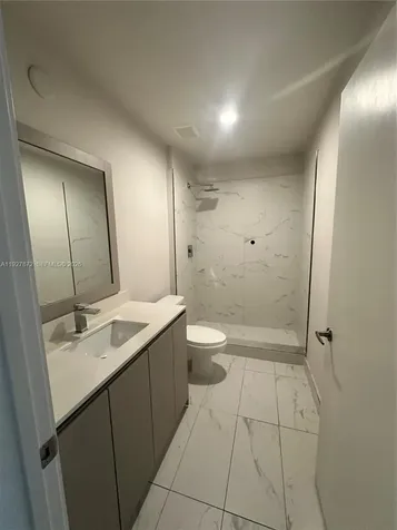 2555 NE 193rd Street Miami FL 33180