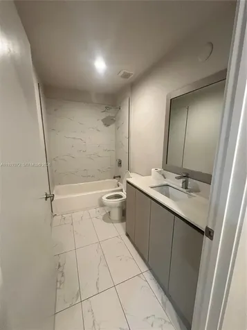 2555 NE 193rd Street Miami FL 33180