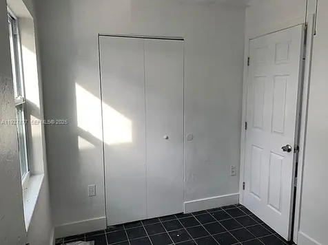 10 NW 28th Way Fort Lauderdale FL 33311