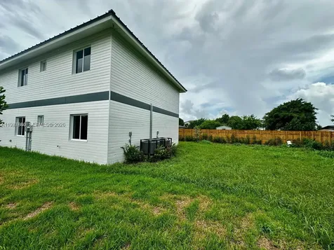 722 NW 6 Court Florida City FL 33034