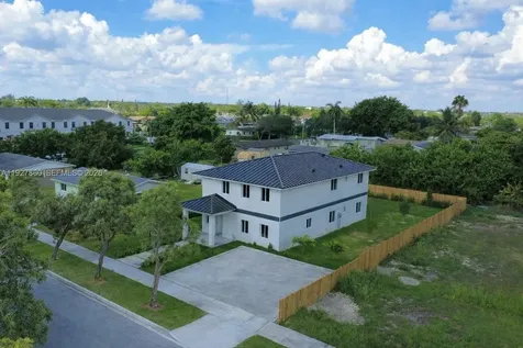 722 NW 6 Court Florida City FL 33034