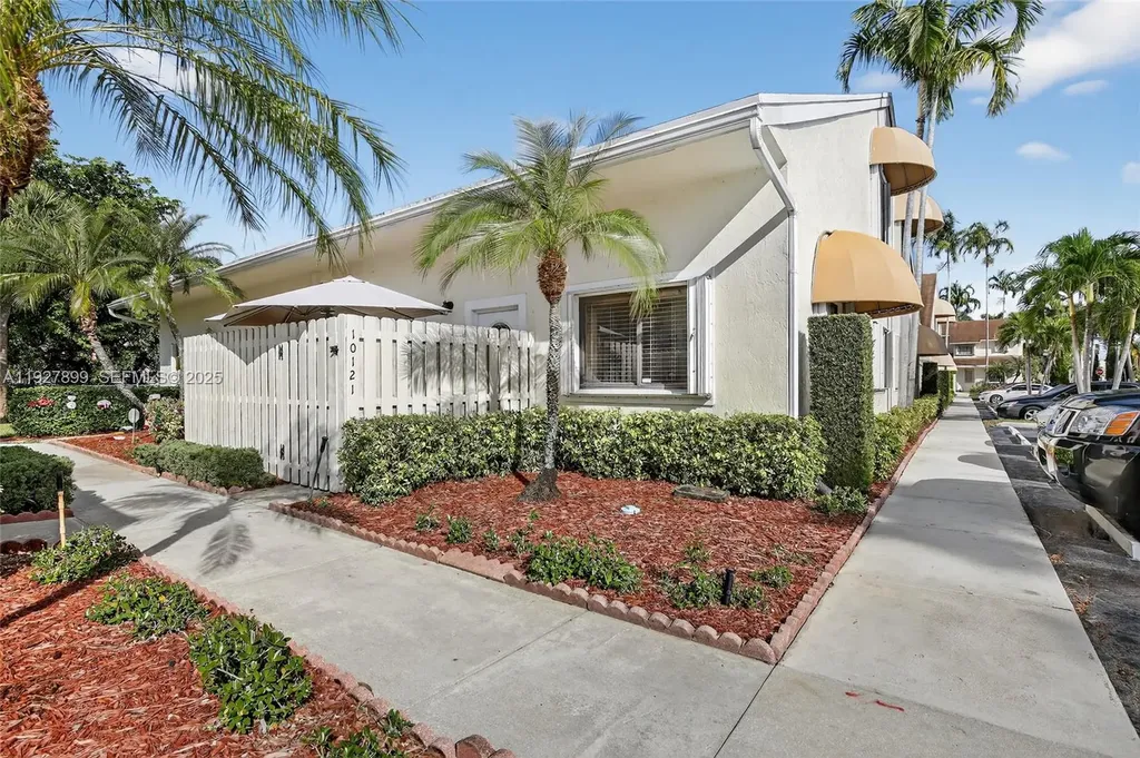 10121 NW 33rd Street Sunrise FL 33351