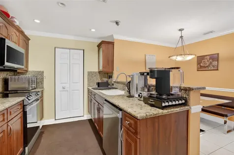 10121 NW 33rd Street Sunrise FL 33351
