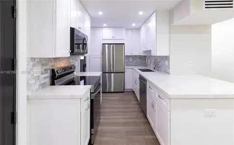 6855 Edgewater Drive Coral Gables FL 33133