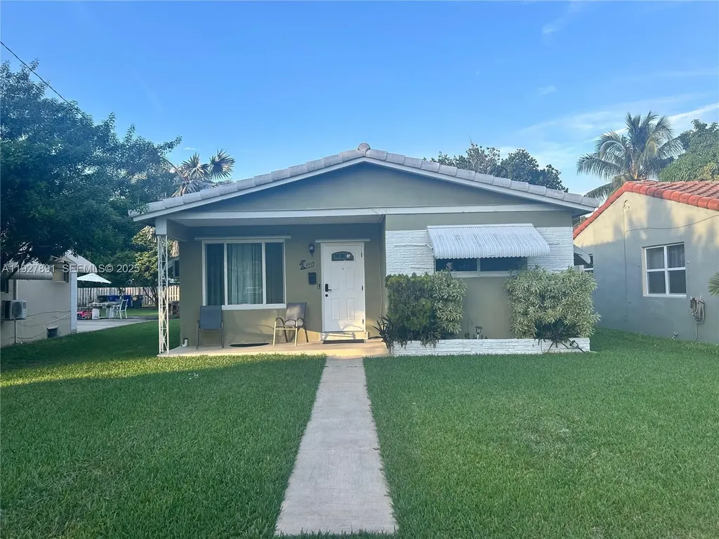 1915 Mayo Street Hollywood FL 33020