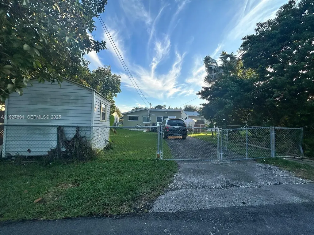 1915 Mayo Street Hollywood FL 33020