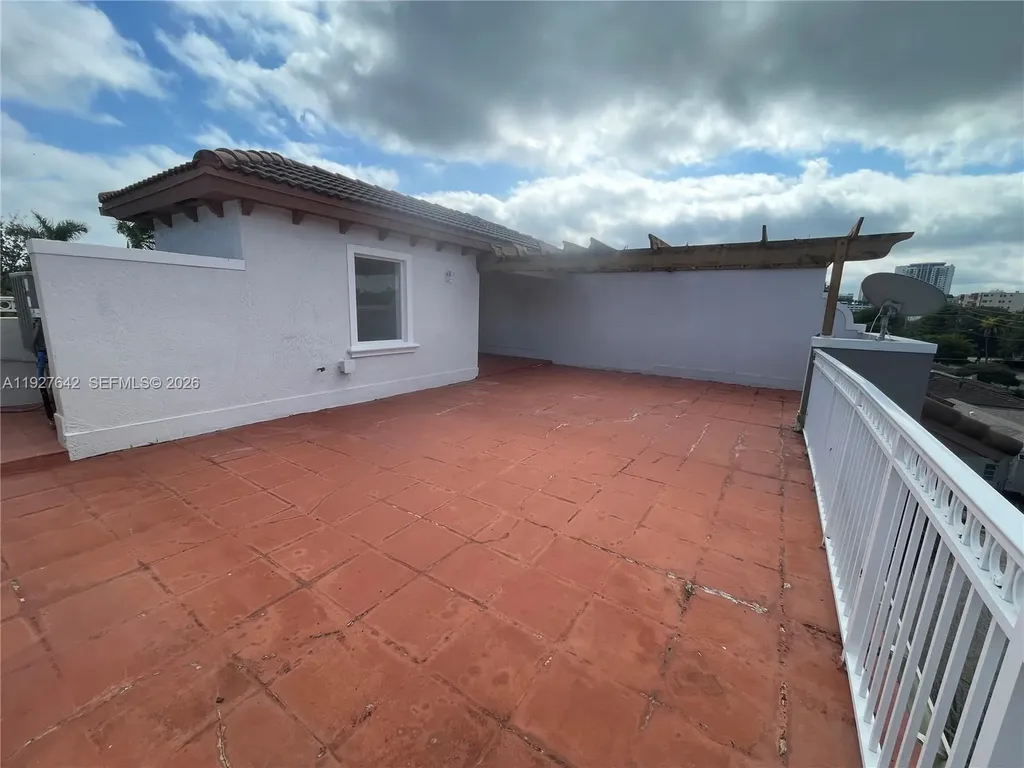 1658 Hayes Street Hollywood FL 33020