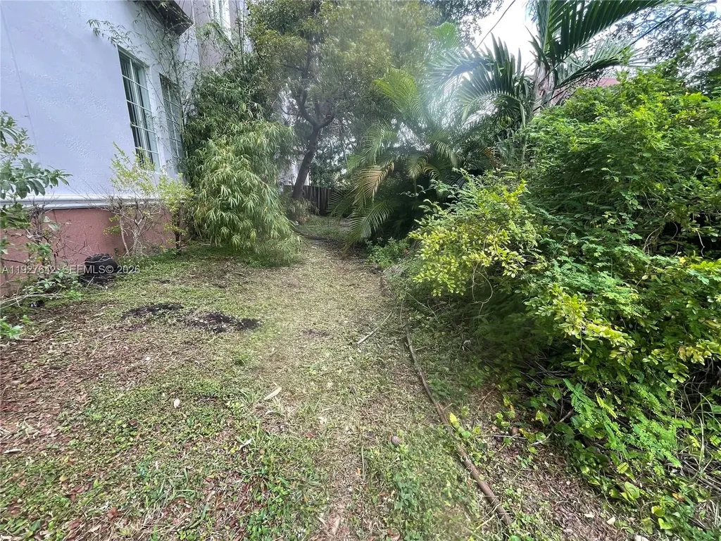 1658 Hayes Street Hollywood FL 33020