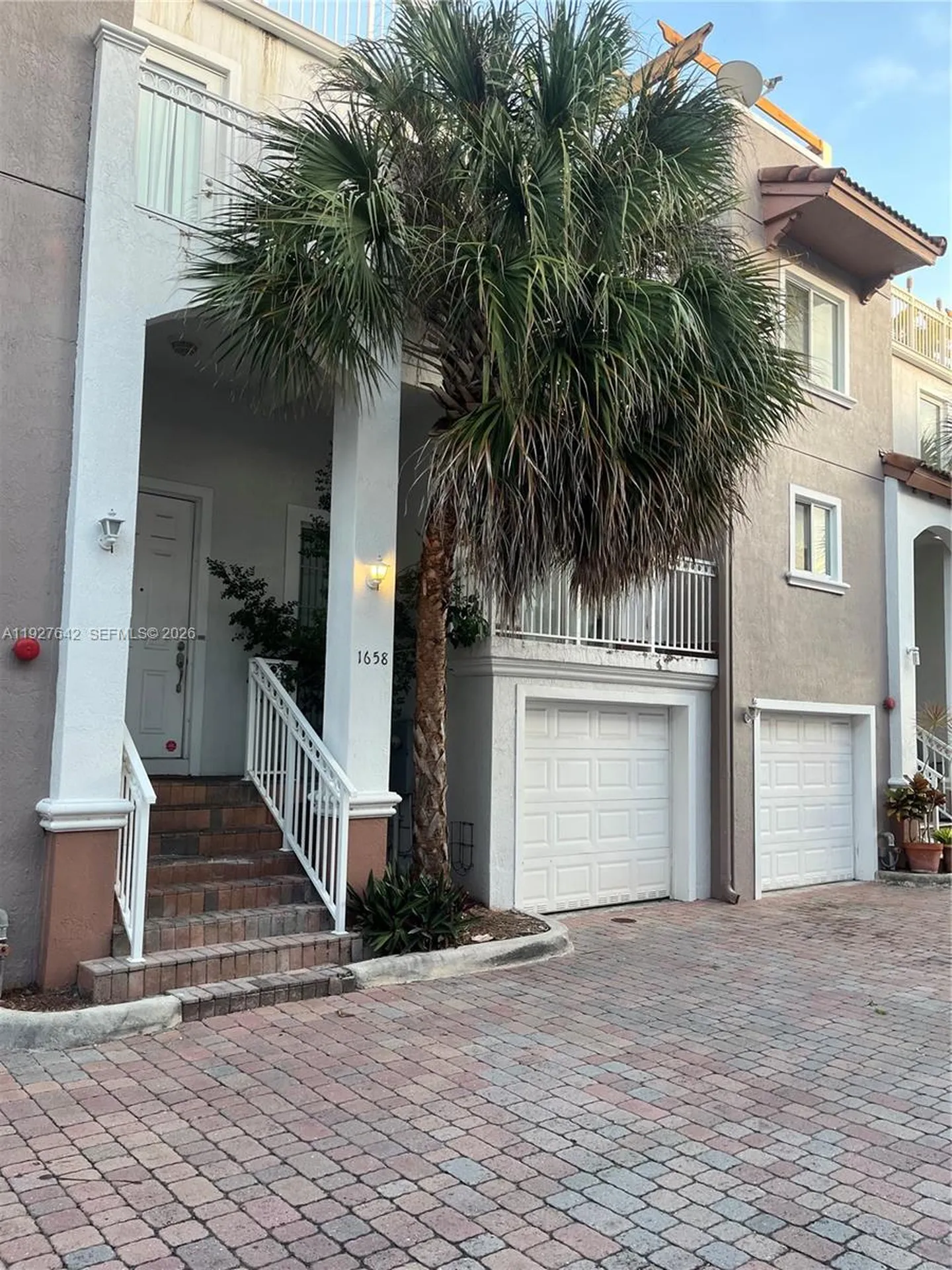 1658 Hayes Street Hollywood FL 33020
