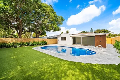 230 NE 43rd Street Oakland Park FL 33334