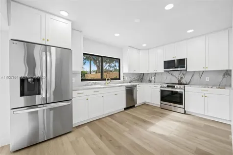 230 NE 43rd Street Oakland Park FL 33334