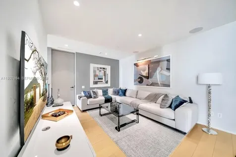 3315 Collins Avenue Miami Beach FL 33140