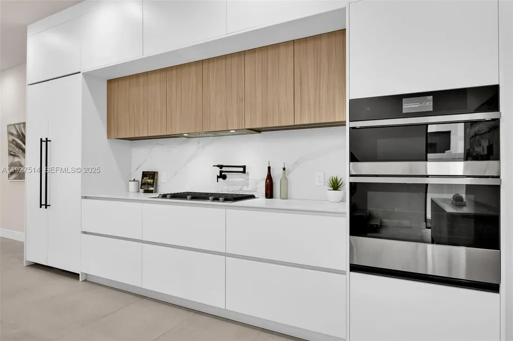 915 NE 17th Terrace Fort Lauderdale FL 33304