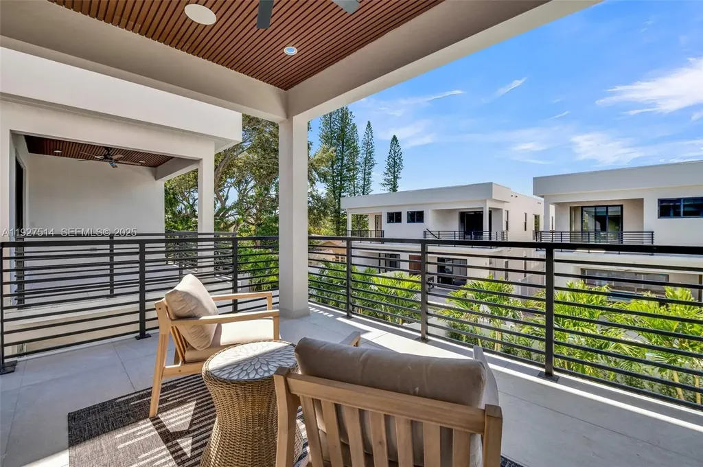 915 NE 17th Terrace Fort Lauderdale FL 33304