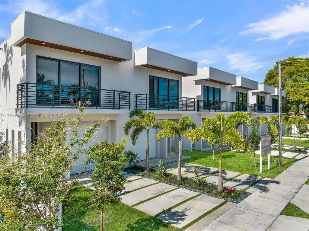 915 NE 17th Terrace Fort Lauderdale FL 33304