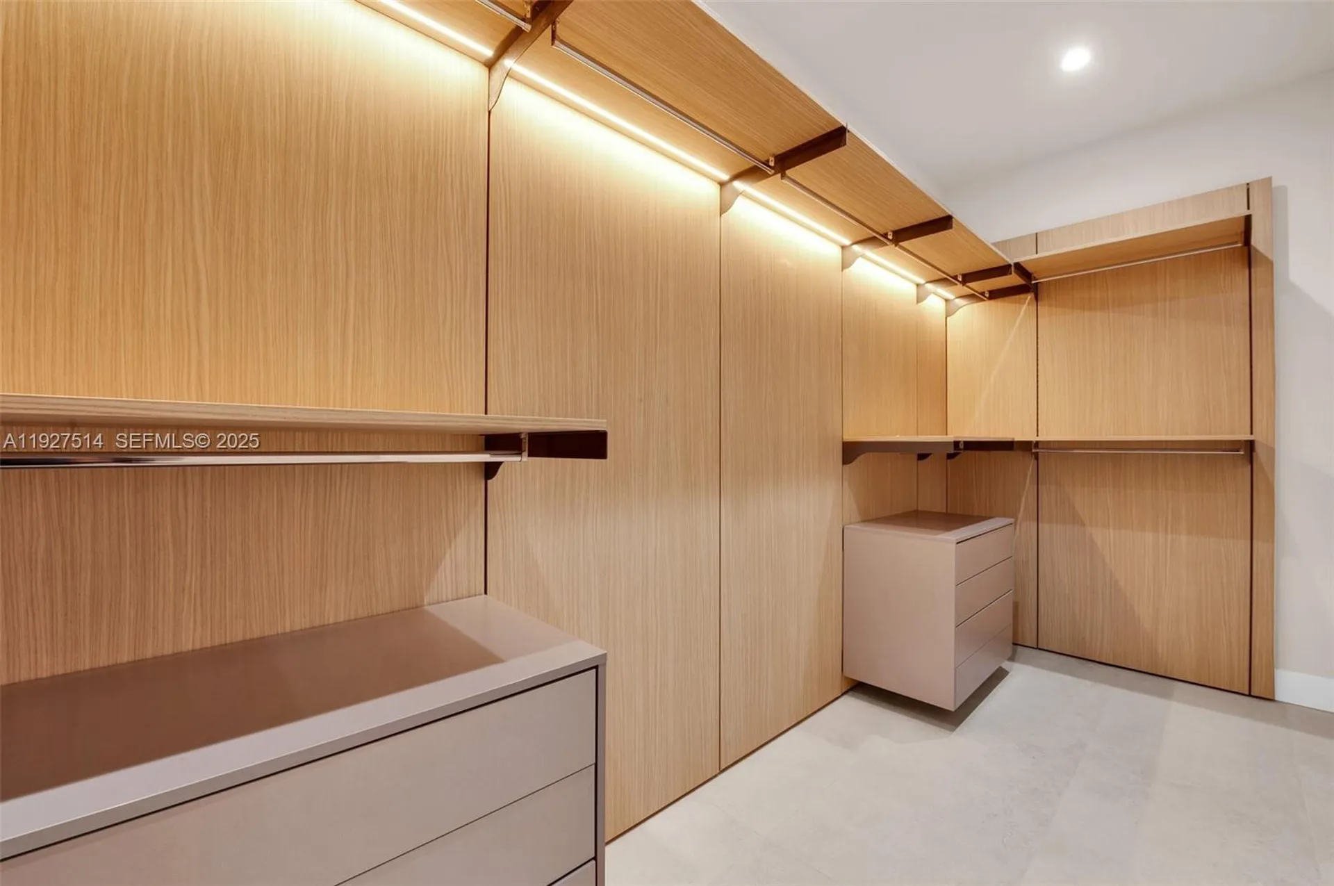 915 NE 17th Terrace Fort Lauderdale FL 33304