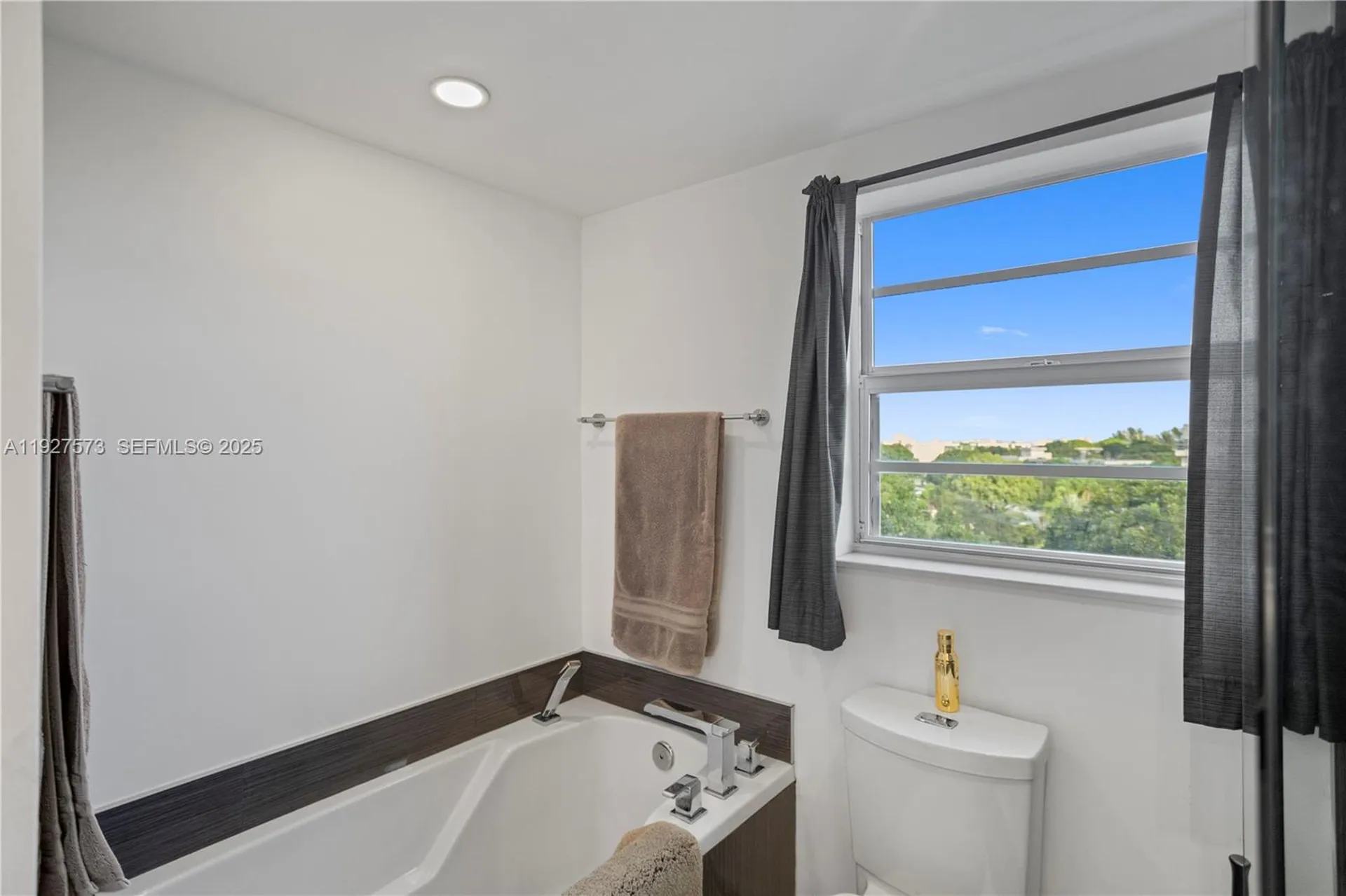 3050 N Palm Aire Drive Pompano Beach FL 33069
