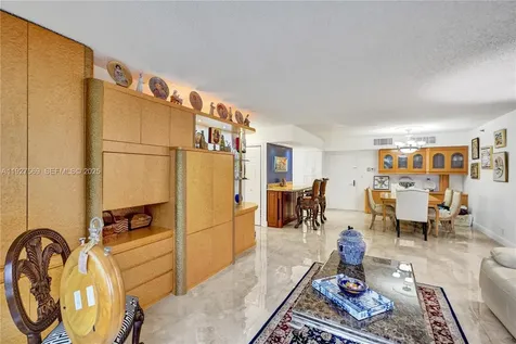 3600 Mystic Pointe Drive Aventura FL 33180