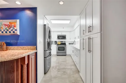 3600 Mystic Pointe Drive Aventura FL 33180