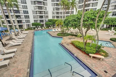 3600 Mystic Pointe Drive Aventura FL 33180