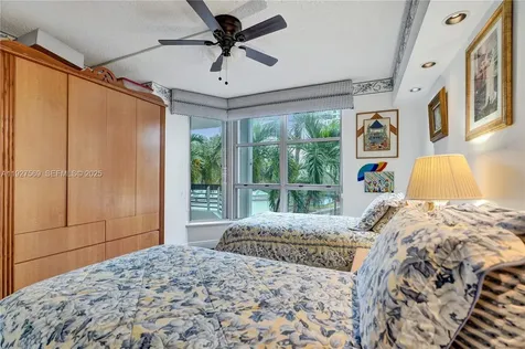 3600 Mystic Pointe Drive Aventura FL 33180