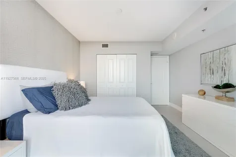 2641 N Flamingo Road Sunrise FL 33323