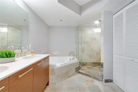 2641 N Flamingo Road Sunrise FL 33323