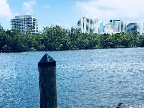 2670 E Sunrise Boulevard Fort Lauderdale FL 33304