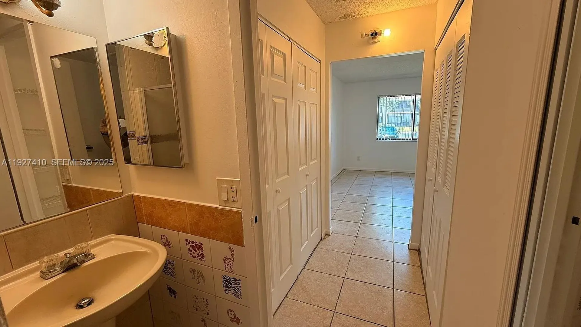 5855 Washington Street Hollywood FL 33023