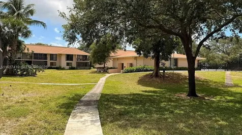 5855 Washington Street Hollywood FL 33023