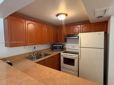 5855 Washington Street Hollywood FL 33023