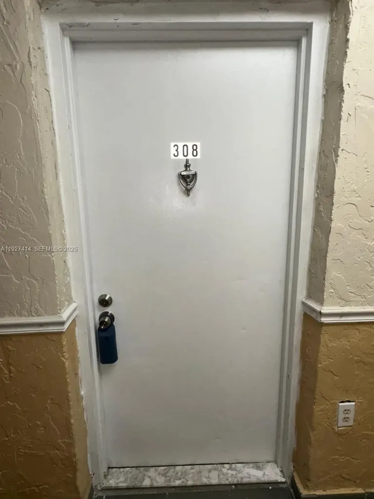 5665 W 20 Avenue Hialeah FL 33012