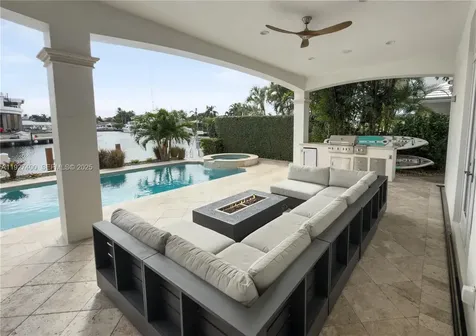 2320 NE 34th Court Lighthouse Point FL 33064