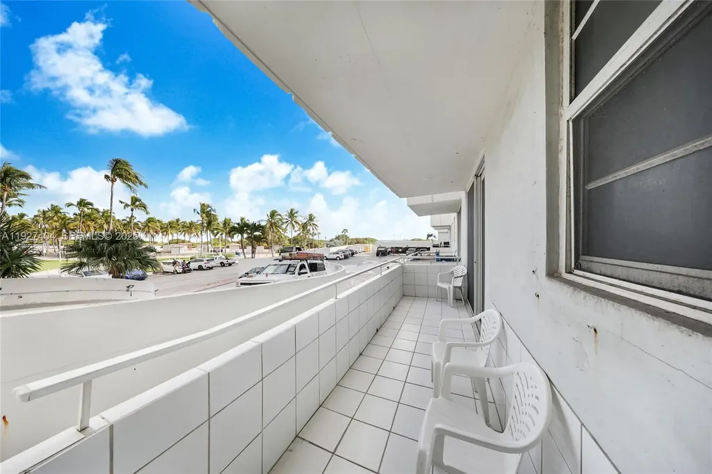 465 Ocean Drive Miami Beach FL 33139