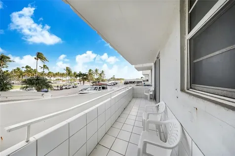 465 Ocean Drive Miami Beach FL 33139