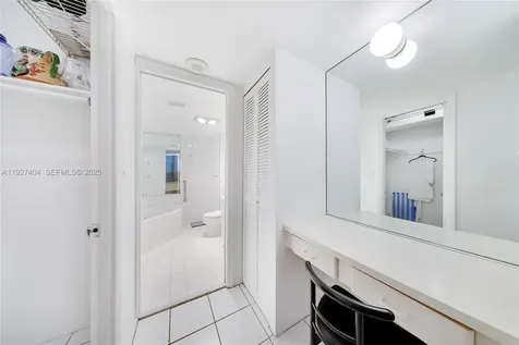 465 Ocean Drive Miami Beach FL 33139