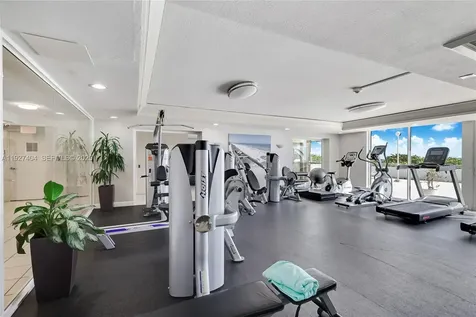 465 Ocean Drive Miami Beach FL 33139