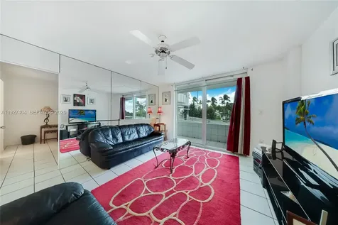 465 Ocean Drive Miami Beach FL 33139