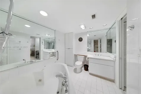 465 Ocean Drive Miami Beach FL 33139